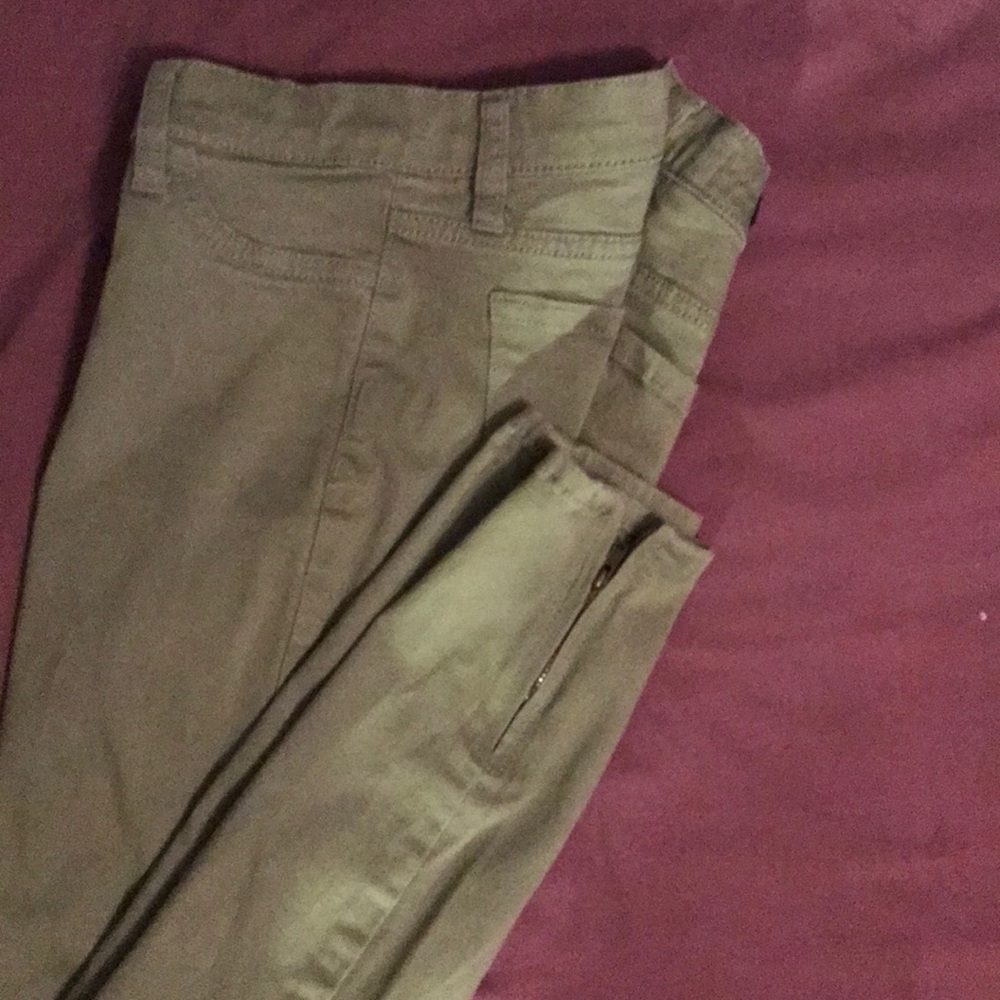Skinny ankle zip pants